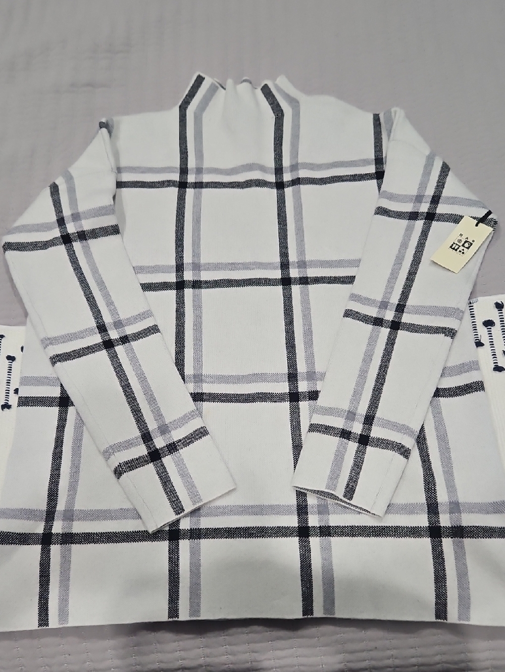 Max Studio White and Gray Plaid Turtleneck Sweater